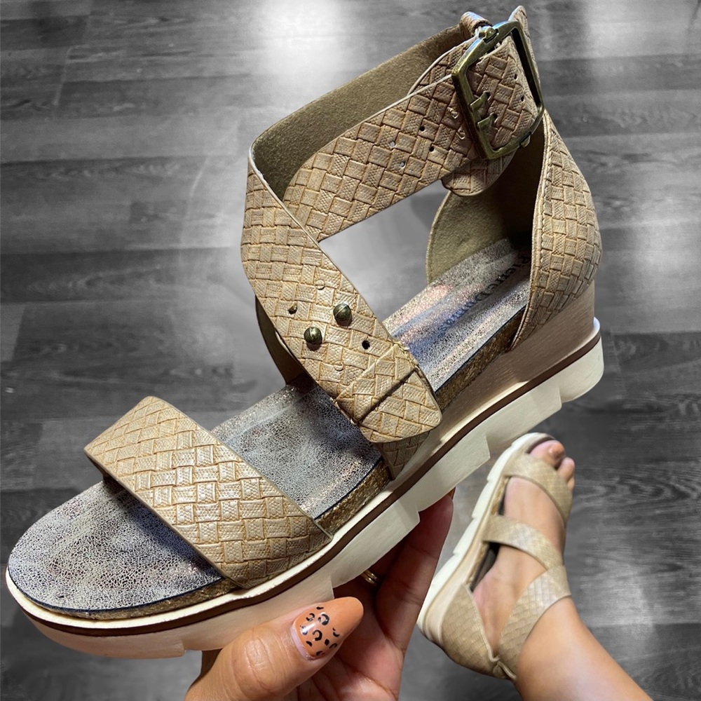 Tan Taupe Wedges Pierre Dumas Wedges Runs Big
